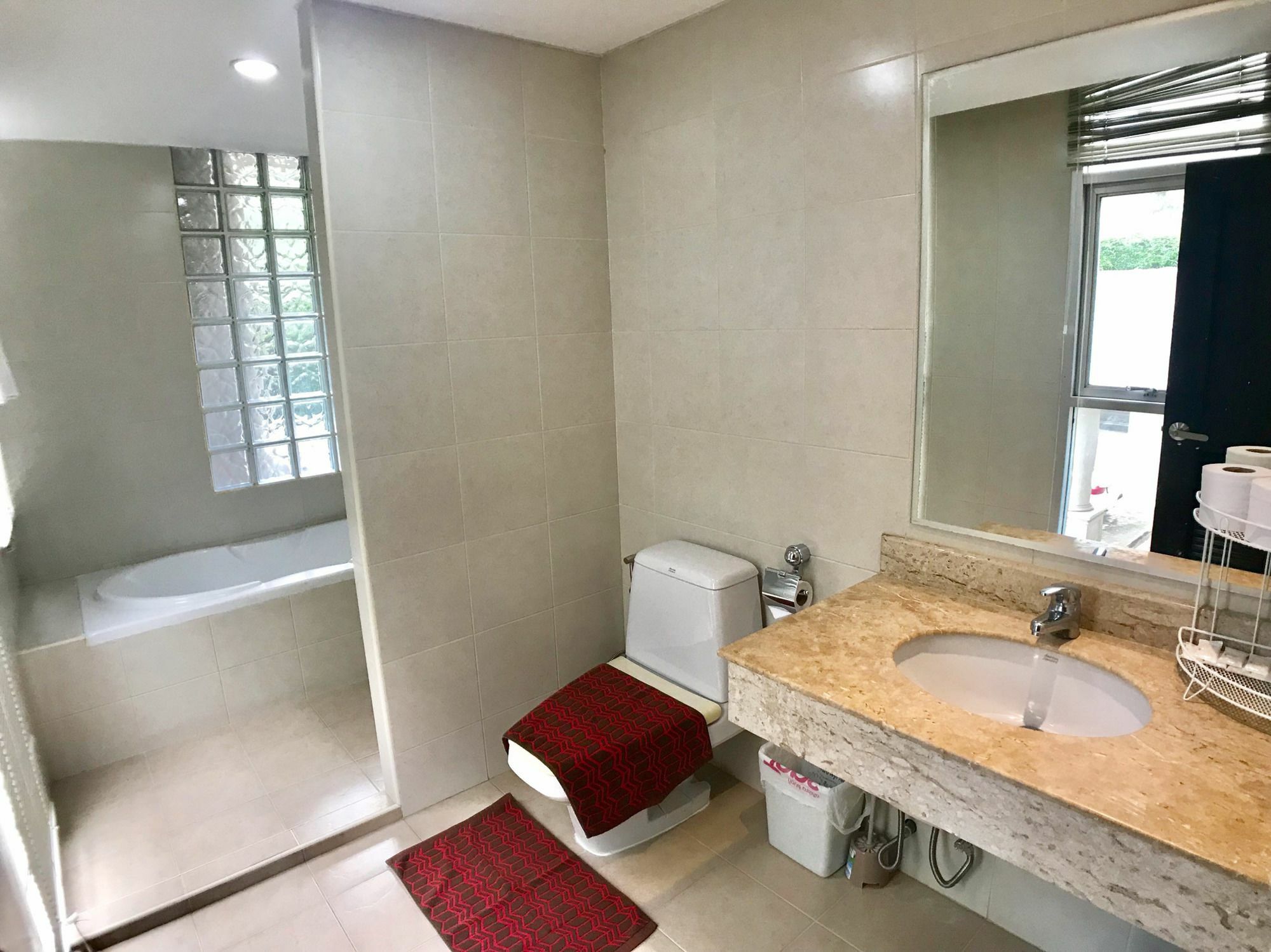 Twin Peaks Sukhumvit Suites Bangkok Zewnętrze zdjęcie